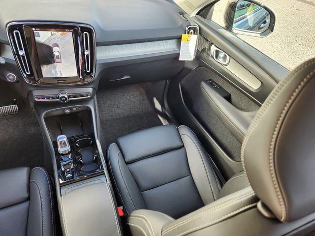 2026 Volvo XC40 Ultra - Photo 12