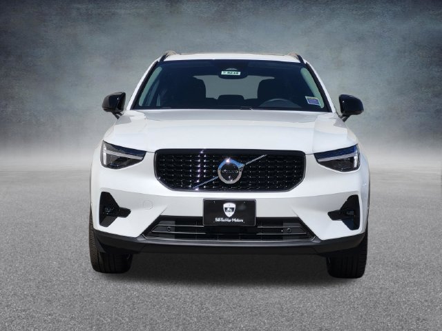 New 2026 Volvo XC40 B5 Plus SUV