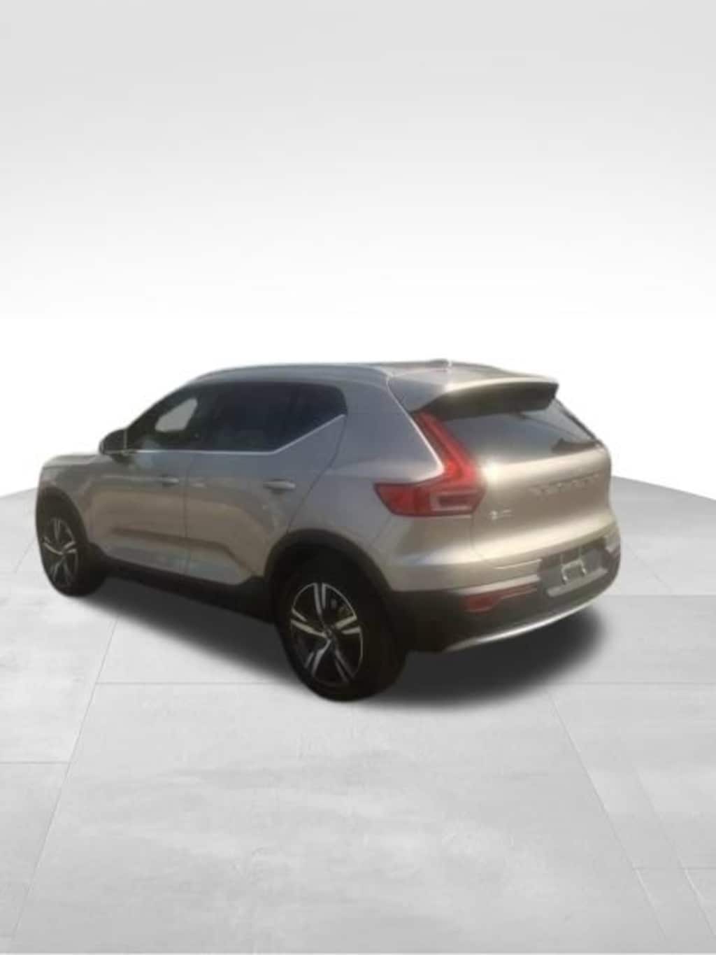 Certified 2023 Volvo XC40 B5 AWD Plus Bright SUV