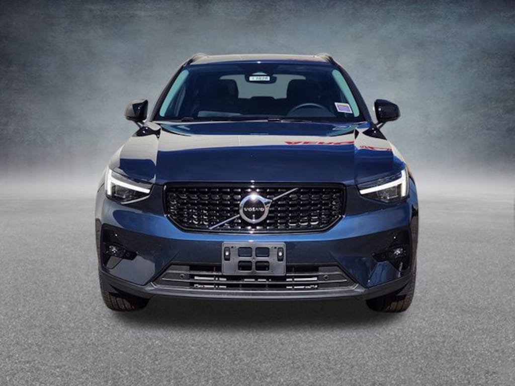 New 2026 Volvo XC40 B5 Ultra SUV