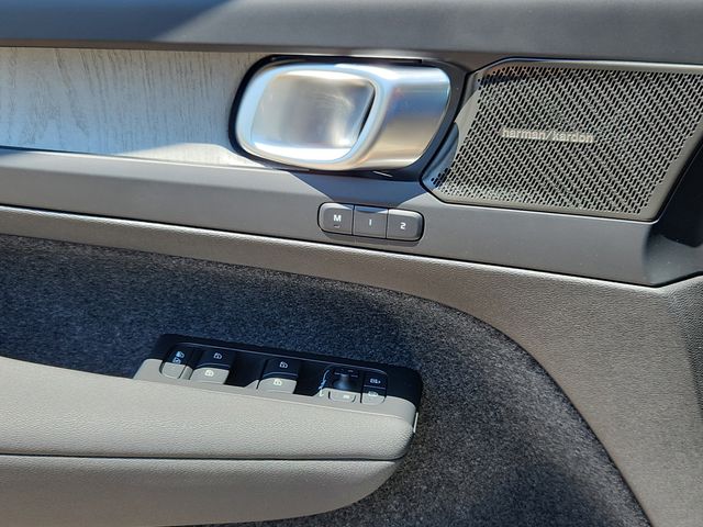 2025 Volvo XC40 Ultra - Photo 6