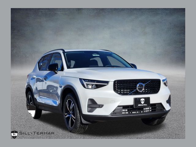 2026 Volvo XC40 B5 Core Dark AWD's photo
