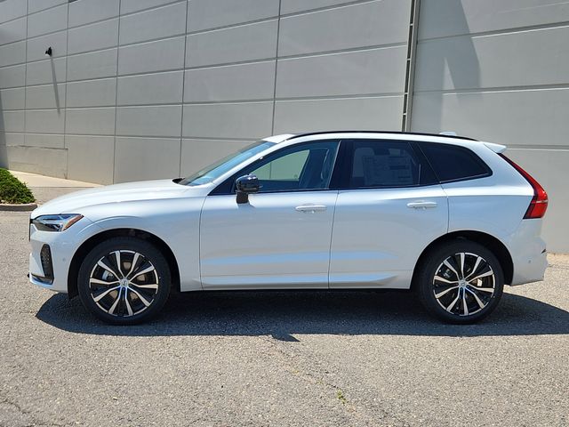 2025 Volvo XC60 B5 Plus photo 4