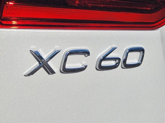 2026 Volvo XC60 Plus - Photo 16