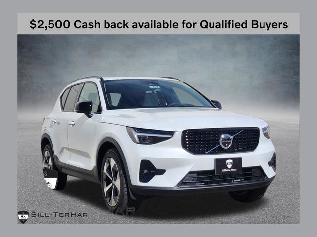 2026 Volvo XC40 SUV 