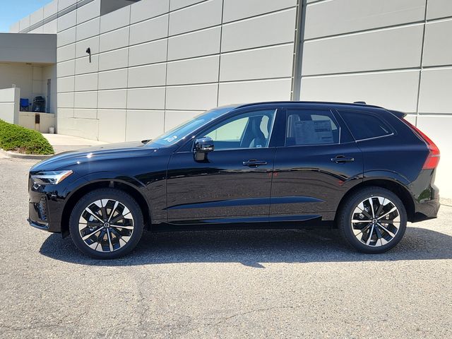 2026 Volvo XC60 B5 Plus photo 4