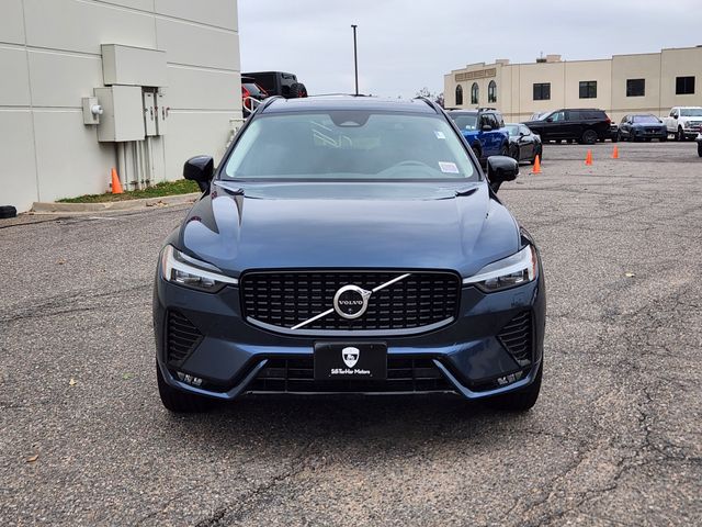 2025 Volvo XC60 B5 Plus photo 2