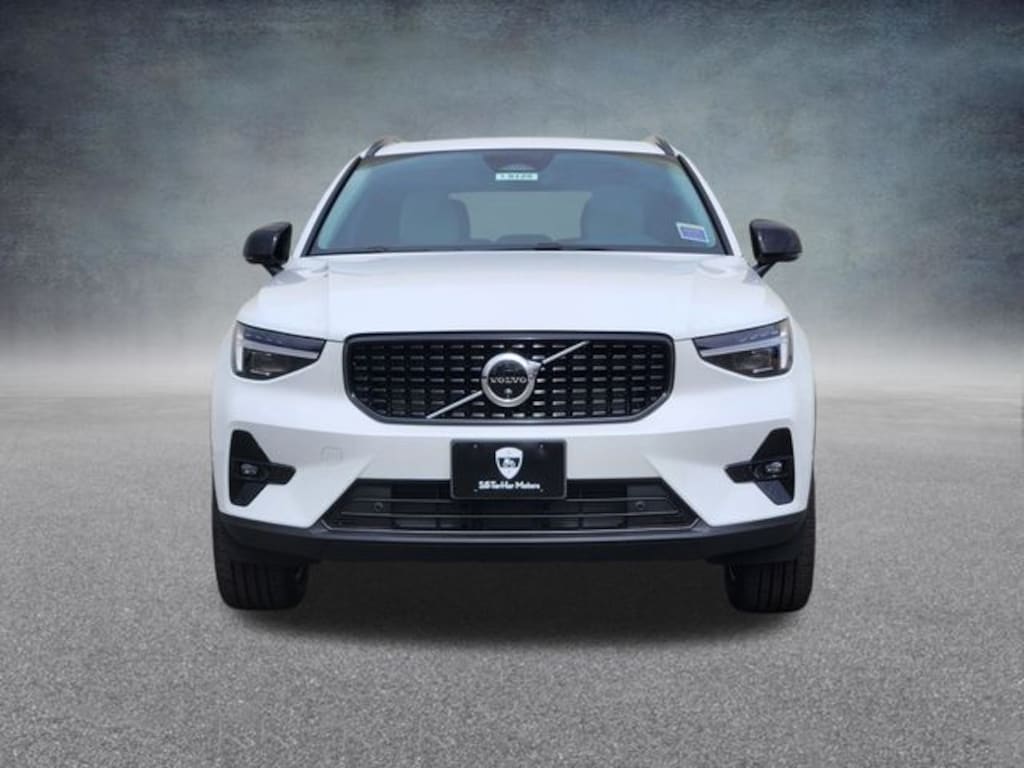 New 2026 Volvo XC40 B5 Plus SUV