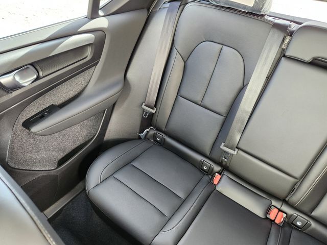 2026 Volvo XC40 Ultra - Photo 13