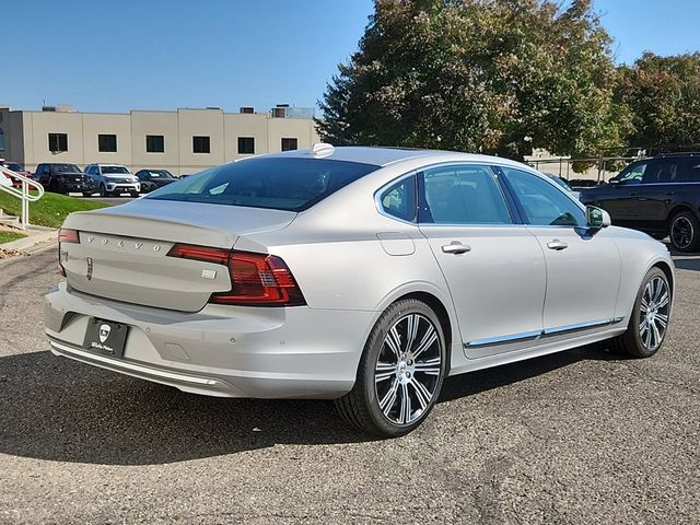 2024 Volvo S90 T8 Ultimate photo 3