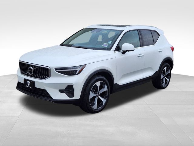 2025 Volvo XC40 Plus photo 3