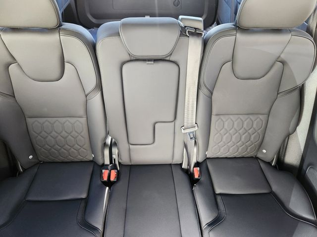 2025 Volvo XC90 Core - Photo 15