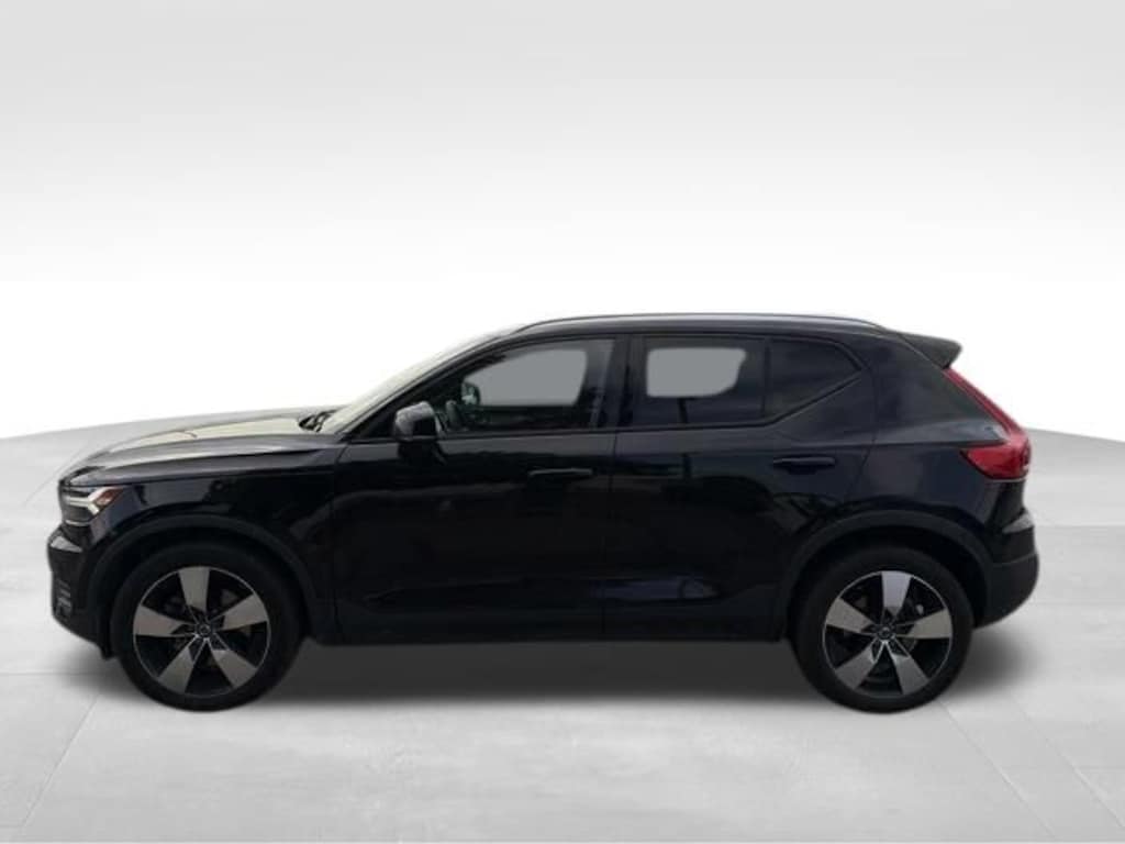 Used 2020 Volvo XC40 T5 Momentum SUV