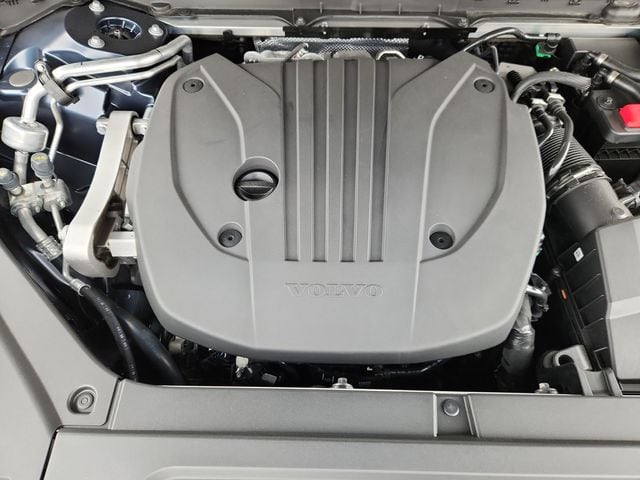 2025 Volvo XC90 Plus - Photo 16