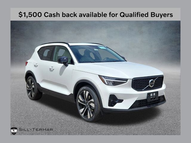 2026 Volvo XC40 B5 Plus Dark AWD's photo