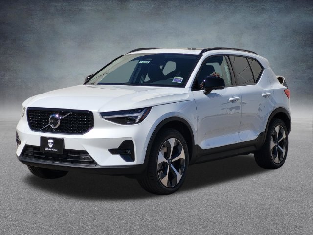 New 2026 Volvo XC40 B5 Plus SUV