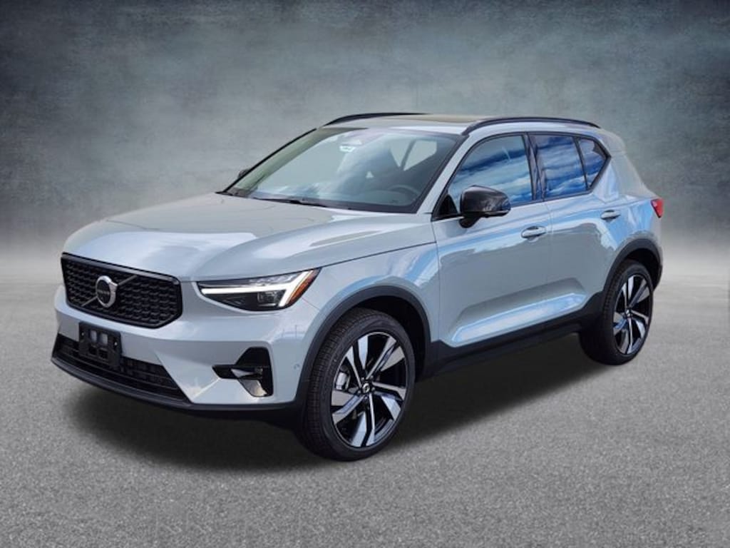 New 2026 Volvo XC40 B5 Ultra SUV