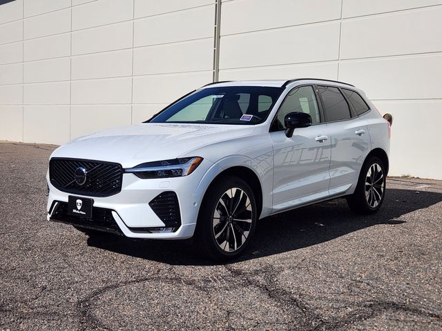 2026 Volvo XC60 B5 Plus photo 3