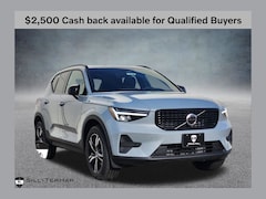 2026 Volvo XC40 B5 Core SUV