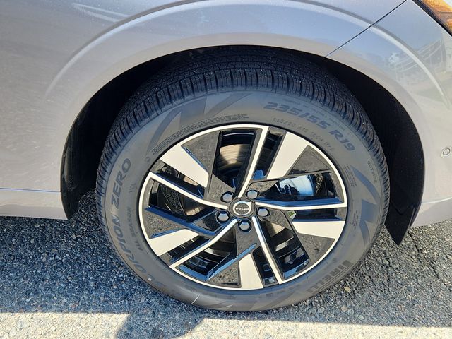 2026 Volvo XC60 Plus - Photo 18