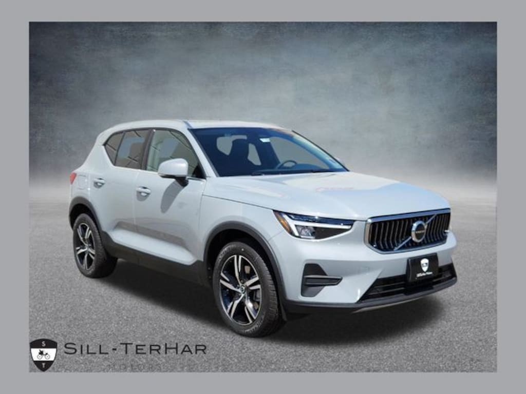 New 2025 Volvo XC40 B5 Core Bright Theme SUV