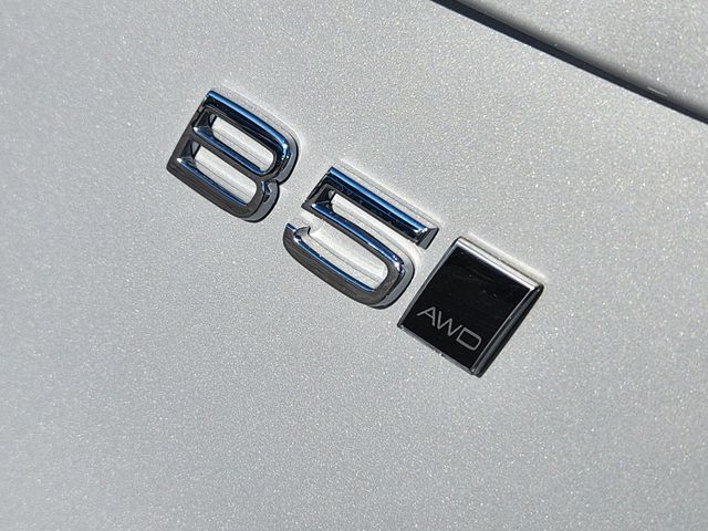 2025 Volvo XC90 Core - Photo 18