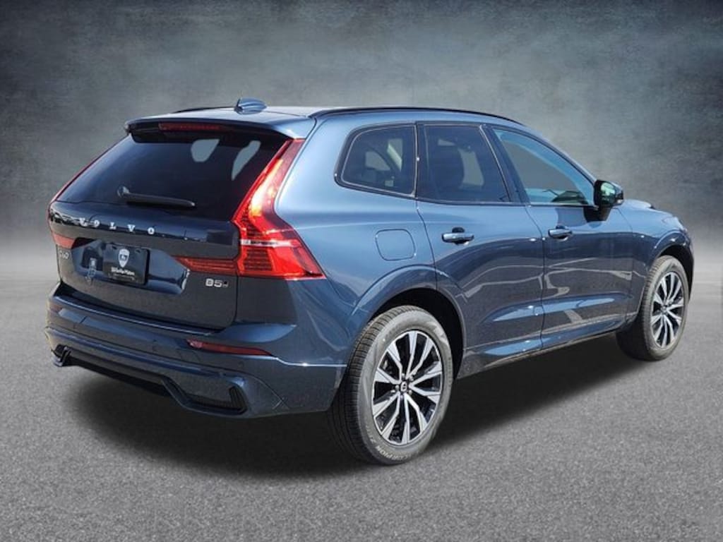New 2025 Volvo XC60 B5 Core SUV