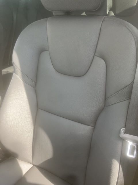 2025 Volvo XC60 B5 Plus photo 2