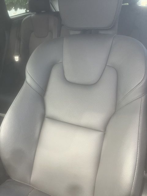 2025 Volvo XC60 B5 Plus photo 2
