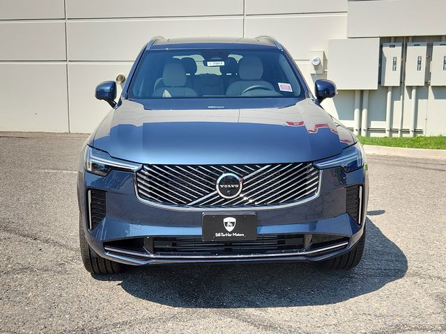 2026 Volvo XC90 T8 Plus photo 2