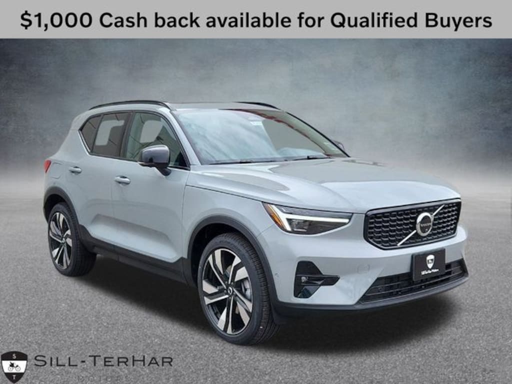Used 2025 Volvo XC40 B5 Plus Dark Theme SUV