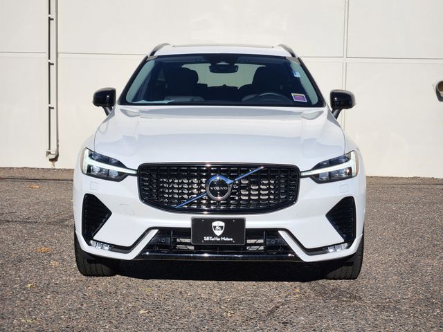 2025 Volvo XC60 B5 Plus photo 2