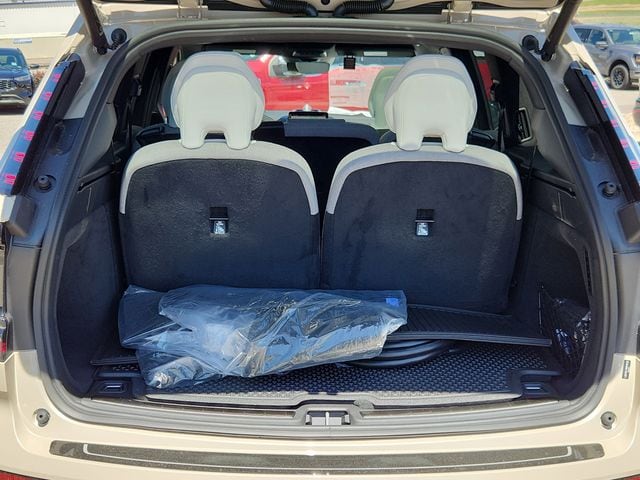 2025 Volvo EX90 Ultra - Photo 13