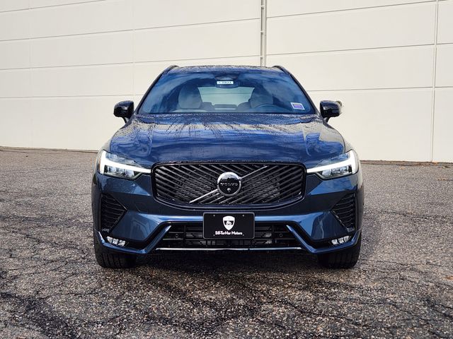 2026 Volvo XC60 B5 Plus photo 2