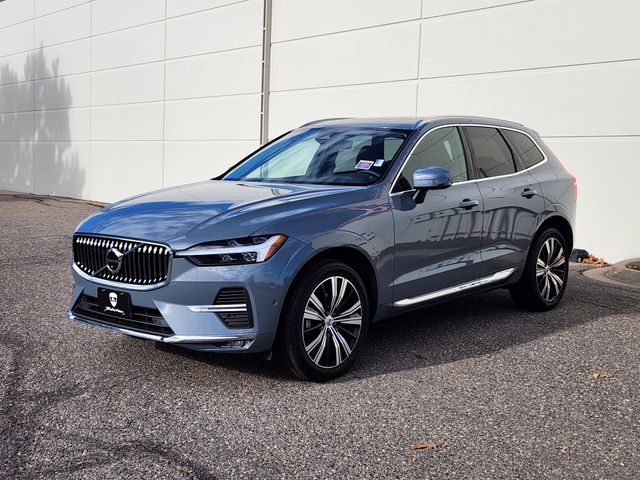 2023 Volvo XC60 B5 Plus photo 3