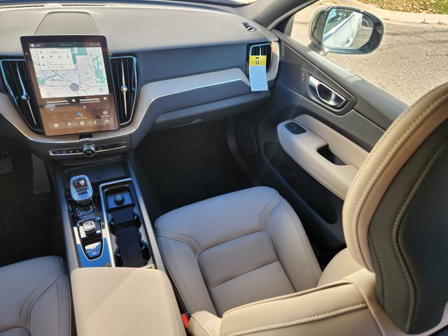 2026 Volvo XC60 Plus - Photo 12