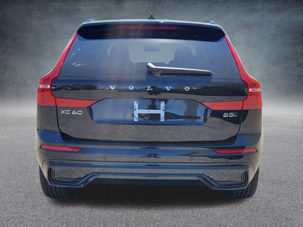 New 2025 Volvo XC60 B5 Plus SUV