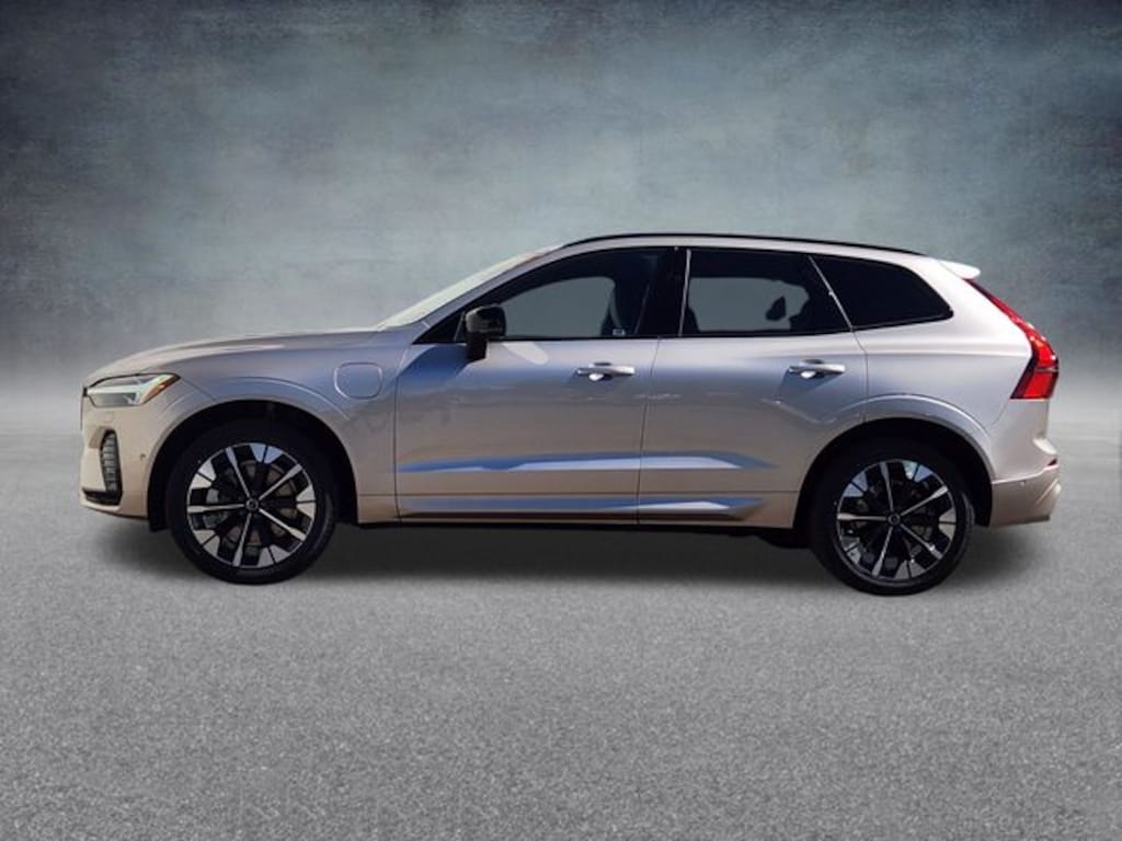 New 2026 Volvo XC60 plug-in hybrid T8 Plus SUV