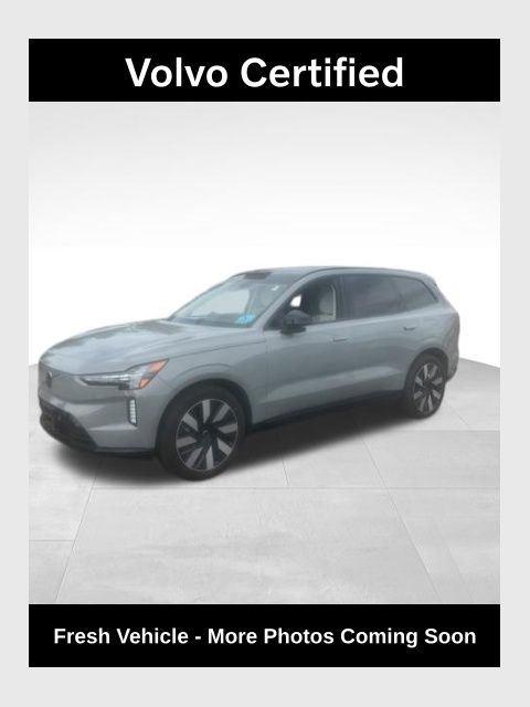2025 Volvo EX90 Twin Motor Performance Ultra 7-Seater's photo