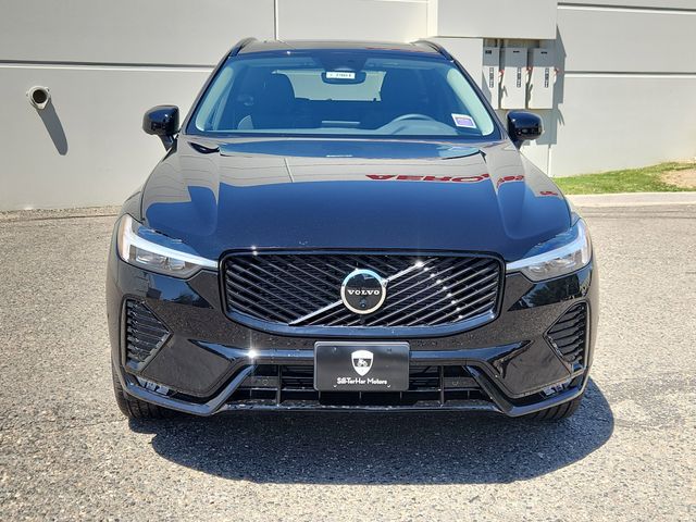 2026 Volvo XC60 B5 Plus photo 2