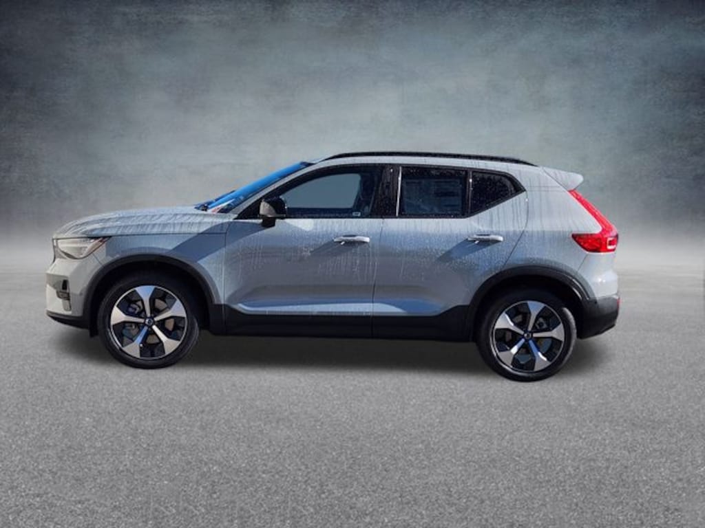 New 2026 Volvo XC40 B5 Plus SUV
