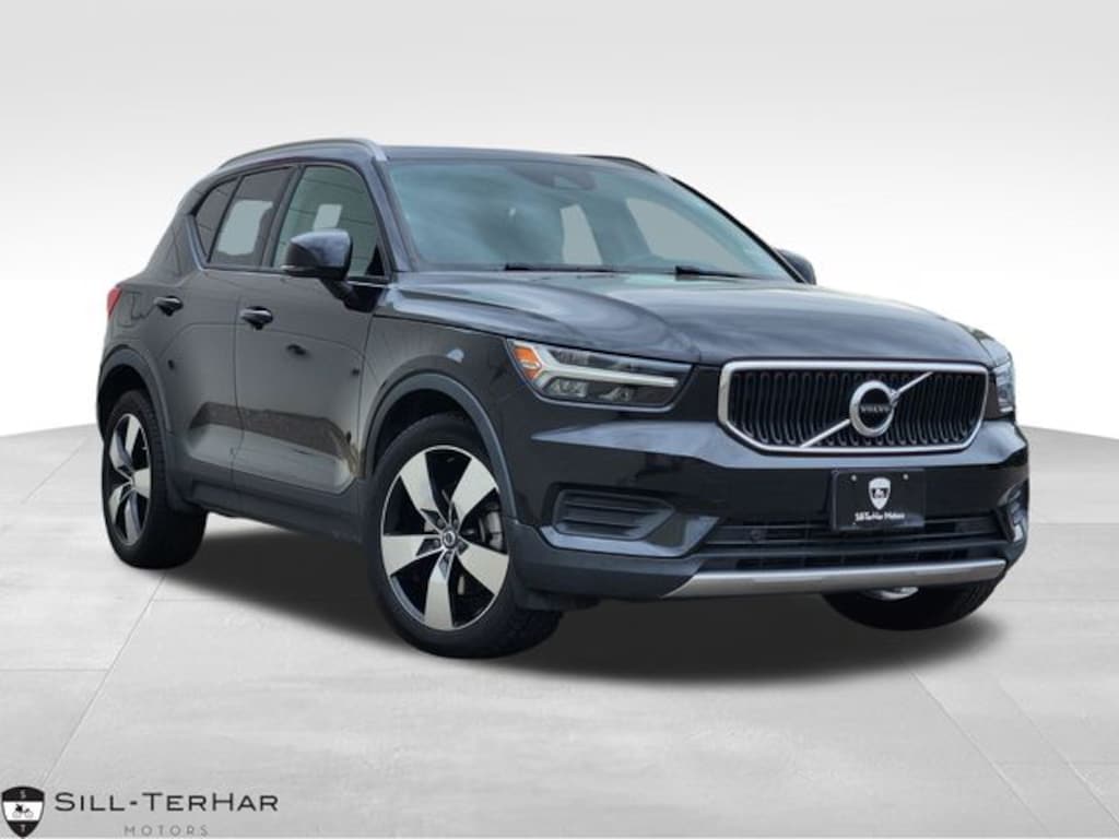 Used 2020 Volvo XC40 T5 Momentum SUV