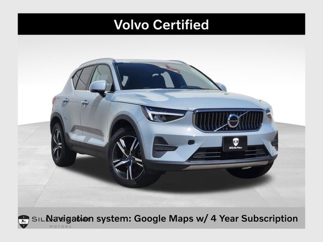 2025 Volvo XC40 SUV 