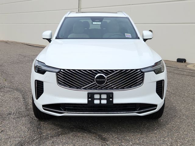 2026 Volvo XC90 Core photo 2