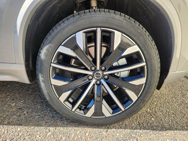 2025 Volvo XC90 Core - Photo 20