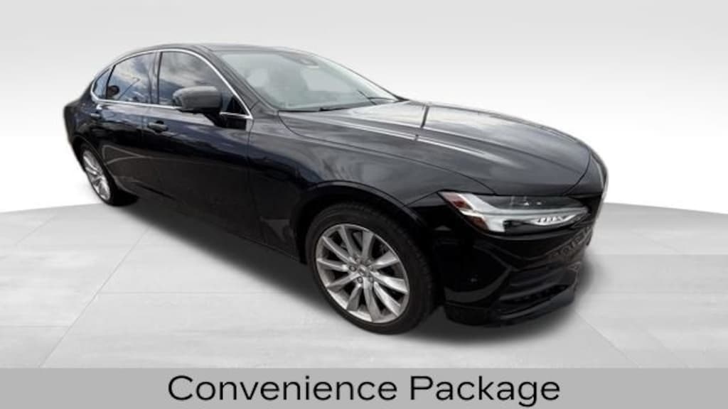 Used 2018 Volvo S90 T6 AWD Momentum Sedan