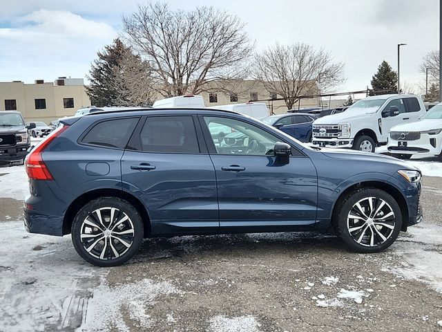 2025 Volvo XC60 B5 Plus photo 2