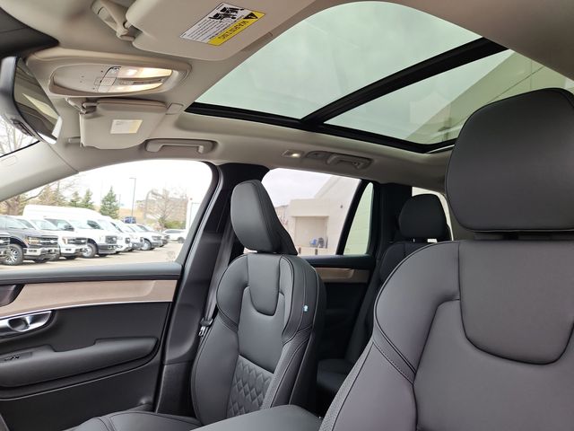 2025 Volvo XC90 Plus - Photo 24