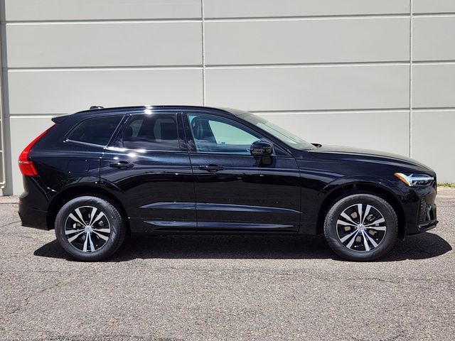 2025 Volvo XC60 B5 Core photo 2