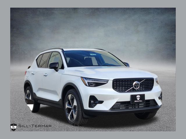 2026 Volvo XC40 B5 Plus Dark AWD's photo